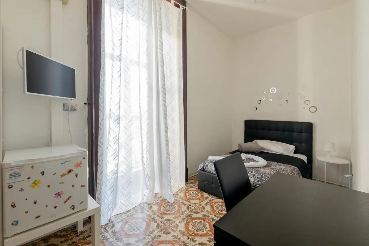 Madb&B Neapel